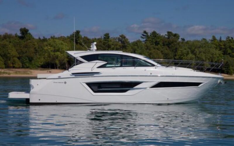 SOLD - MISS MOLLY 46' Cruisers Yachts 2020