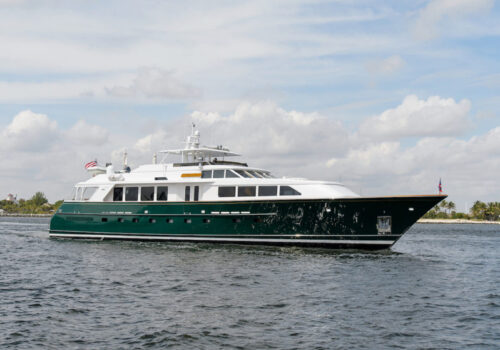 Yacht for sale SILVER SEAS, a 107ft Burger motor yacht - bow profile