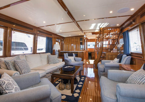 QUEEN BEE 2 80' Hunt 2016 Salon