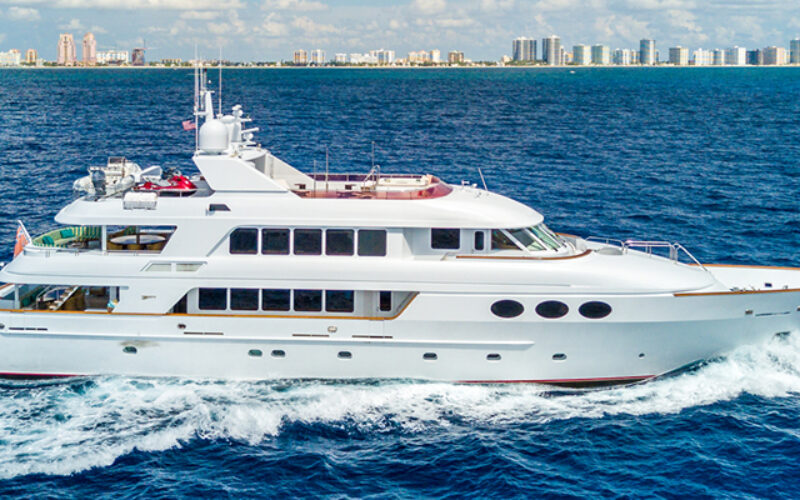 RELENTLESS Yacht for charter10