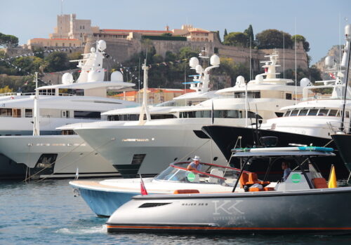 Yacht brokerage viewing