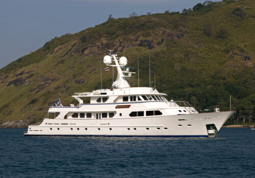 Yacht-MAVERICK-Profile-web