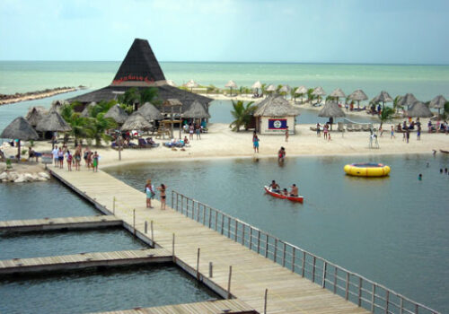 BELIZE YACHT CHARTER Beach
